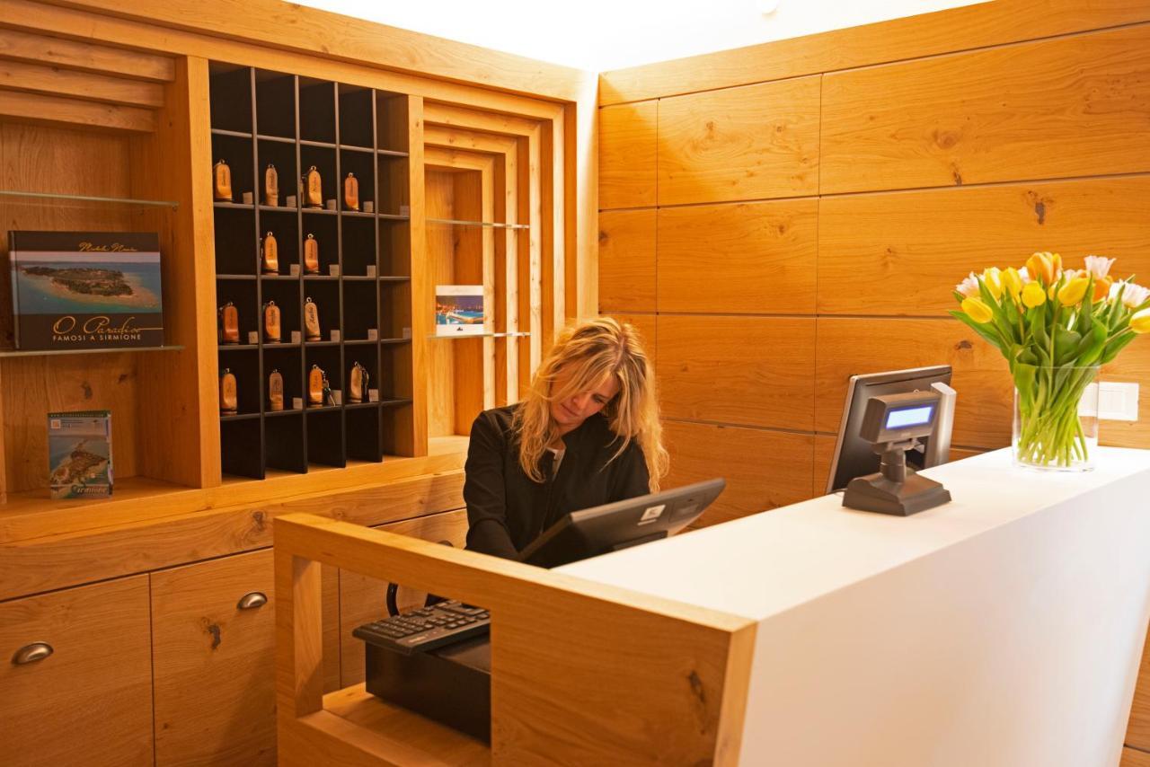 Hotel Corte Regina Сирмионе Екстериор снимка