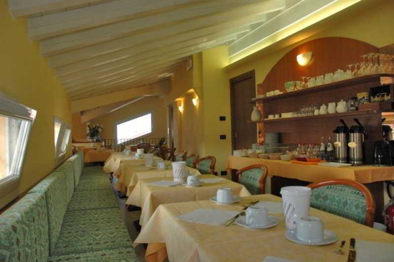 Hotel Corte Regina Сирмионе Екстериор снимка