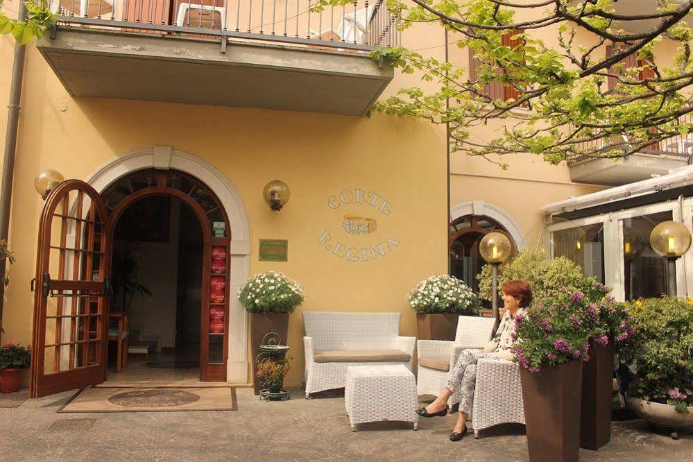 Hotel Corte Regina Сирмионе Екстериор снимка